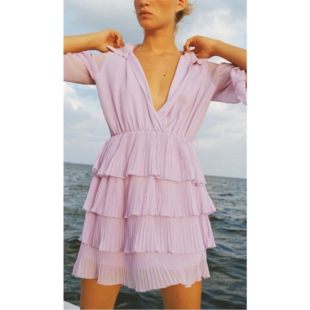 Zara new with tags ZARA PLEATED DRESS
COLOR: LIGHT LILAC